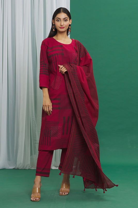 Red Cotton Printed Abstract Round Kurta Set