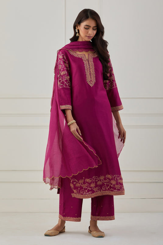 Pink Chanderi Silk Embroidered Thread Work Round Notched Kurta Set