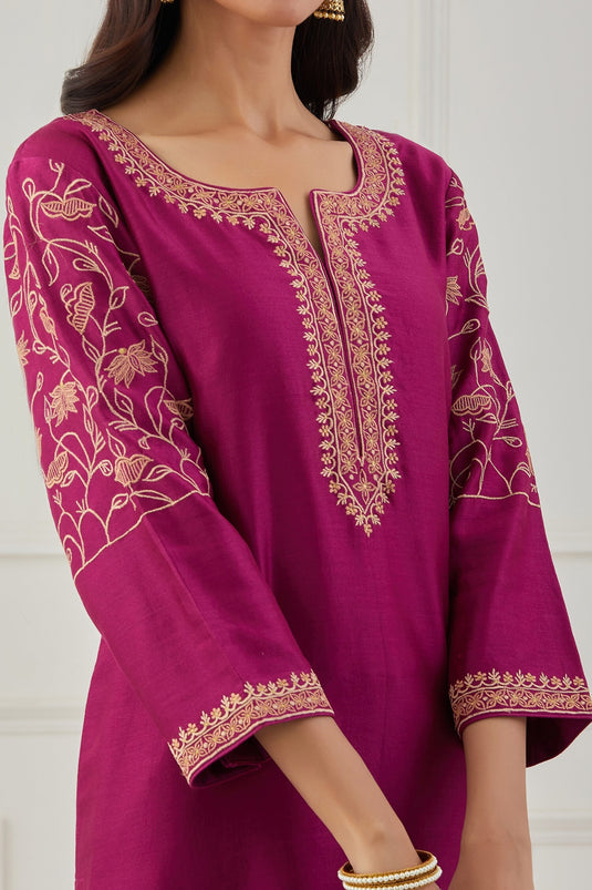 Pink Chanderi Silk Embroidered Thread Work Round Notched Kurta Set