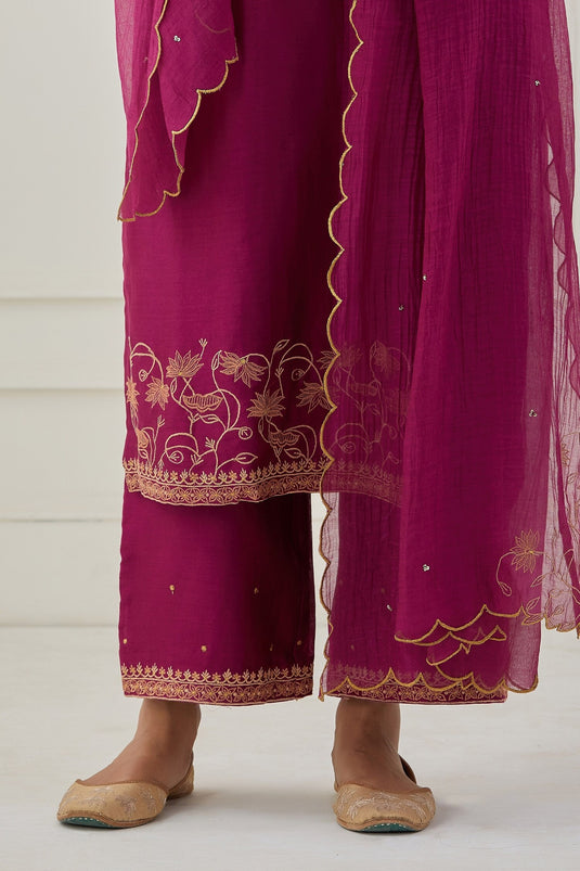 Pink Chanderi Silk Embroidered Thread Work Round Notched Kurta Set