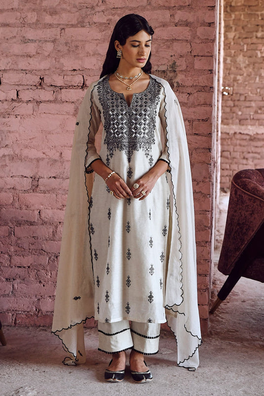 Ivory Kurta- Chanderi Embroidered Thread Work Notched Set