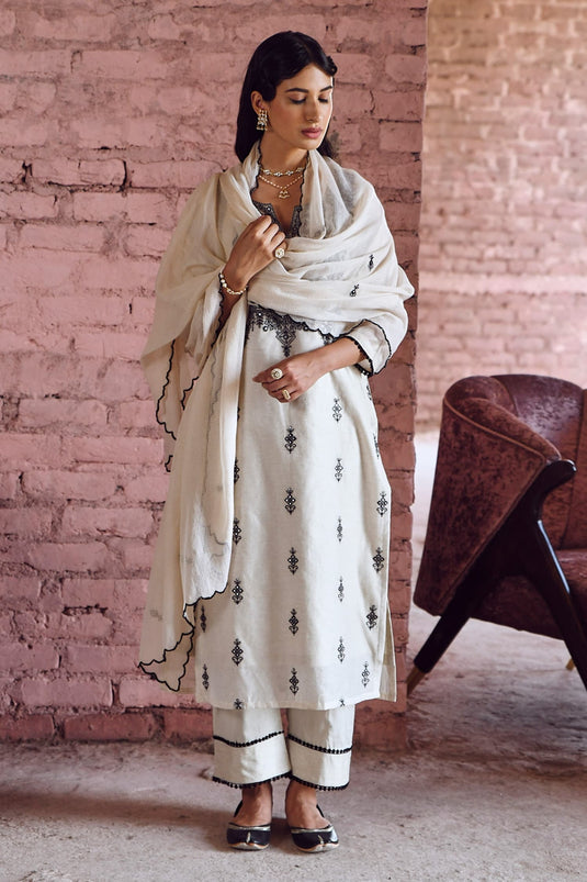 Ivory Kurta- Chanderi Embroidered Thread Work Notched Set