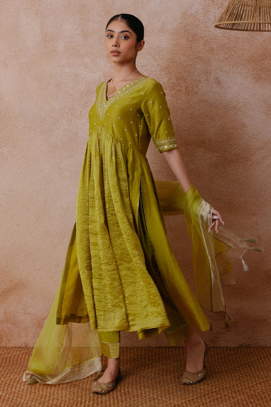 Green Anarkali Chanderi Hand Embroidered Sequin V Neck Sadia Panelled Set