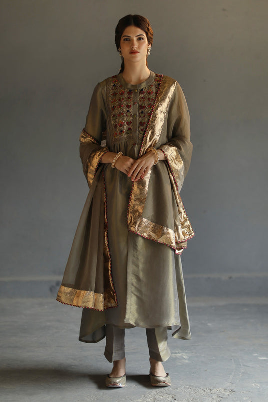 Grey Kurta And Pant Silk Embroidery Round Set